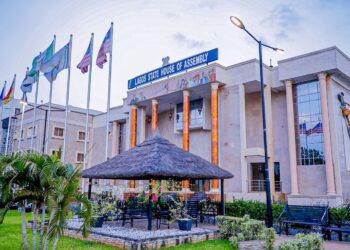 Lagos Lawmakers Storm DSS Office, Demand Release of Colleagues Detained Over Obasa’s Removal as Speaker