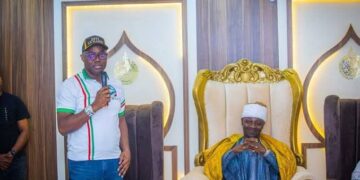 Makinde Advocates Peaceful Coexistence, Gifts Grand Chief Imam of Ogbomosoland a Brand-New Car