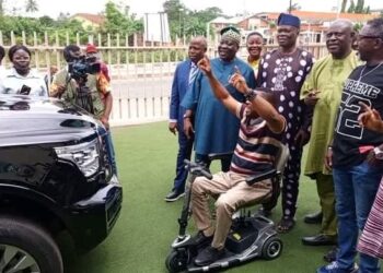 Makinde Donates SUV to Yinka Ayefele After Fresh FM Fire Incident