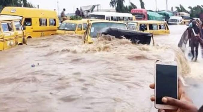 165 Dead, 19 States at Risk as Floods Intensify