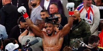 Anthony Joshua Defeats Kristian Prenga After Dramatic Knockdown Comeback
