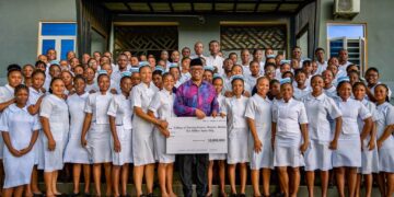 Peter Obi Donates Another ₦10m to Ibadan Nursing College