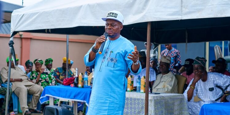Sanda Praises Makinde, Urges Oyo Central Traders to Support APM
